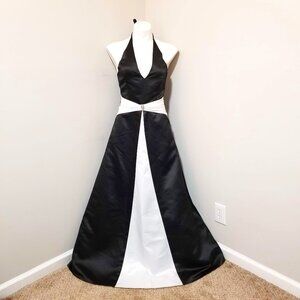 Sz 8 (fits modern 4) Y2K Vintage Scott McClintock Black/White Satin Halter Gown